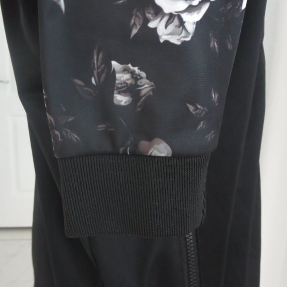 GUESS Black Grey White Rose Print Full Front Zip Track Jacket S Small - Picture 6 of 13